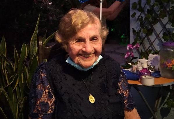 Aos 93 anos ela teve seu poema selecionado para uma série nacional